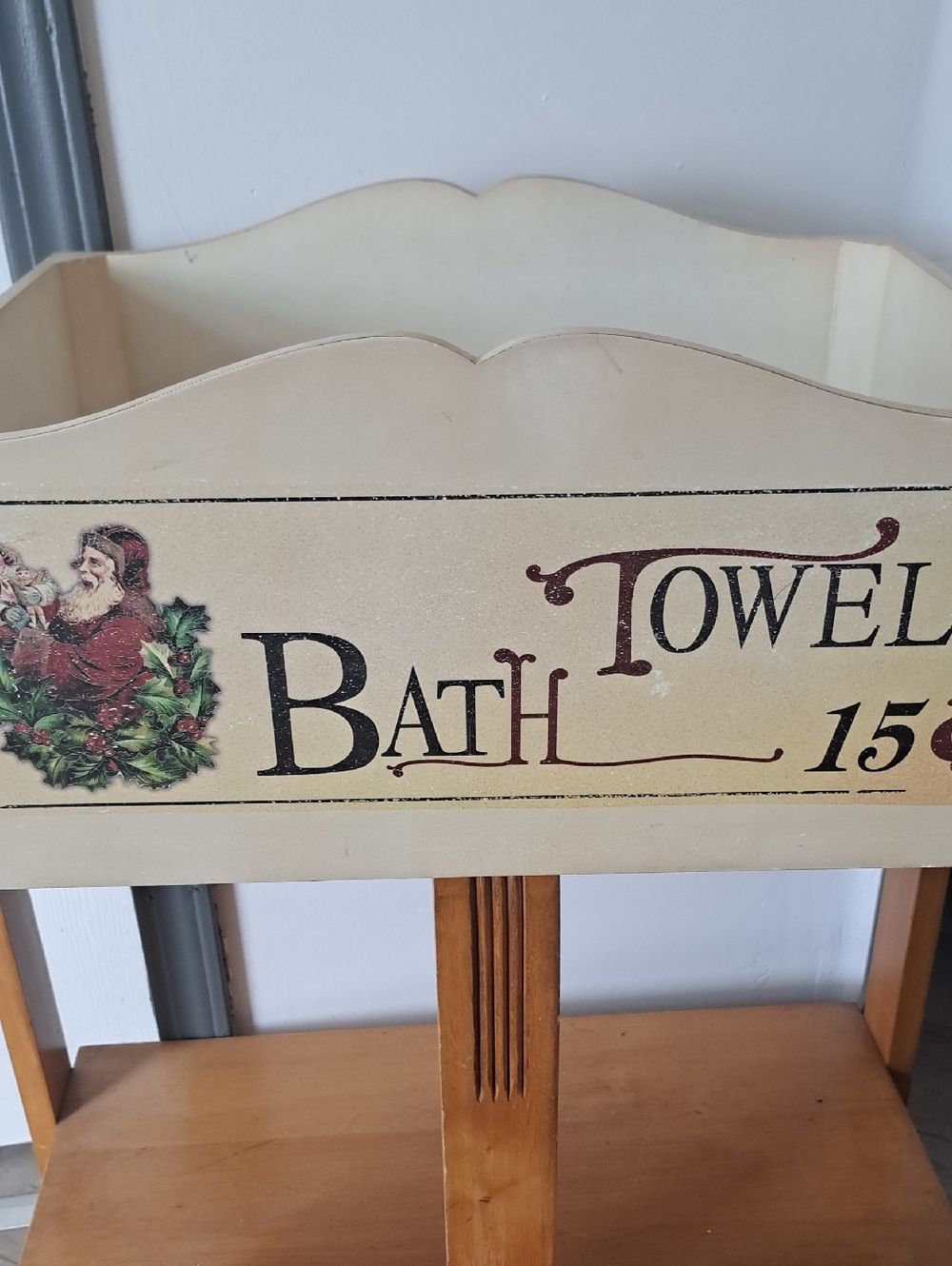 Vintage-Inspired Bath Towel Holder in Cream
